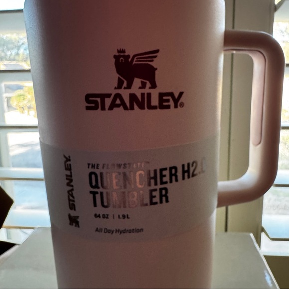 NWT New! STANLEY Quencher H2.0 Tumbler in Rose Quartz 64 oz - Picture 4 of 10